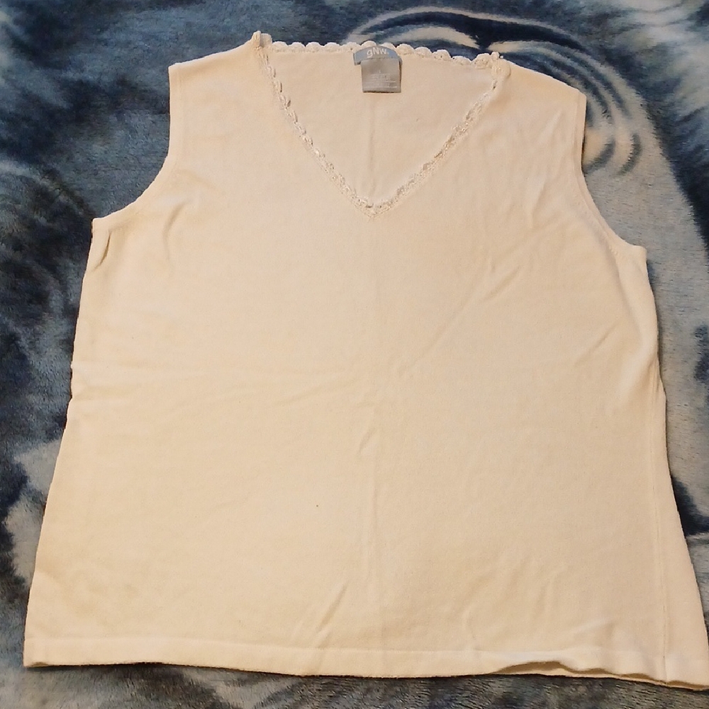 GNW woman's cream tank top L
